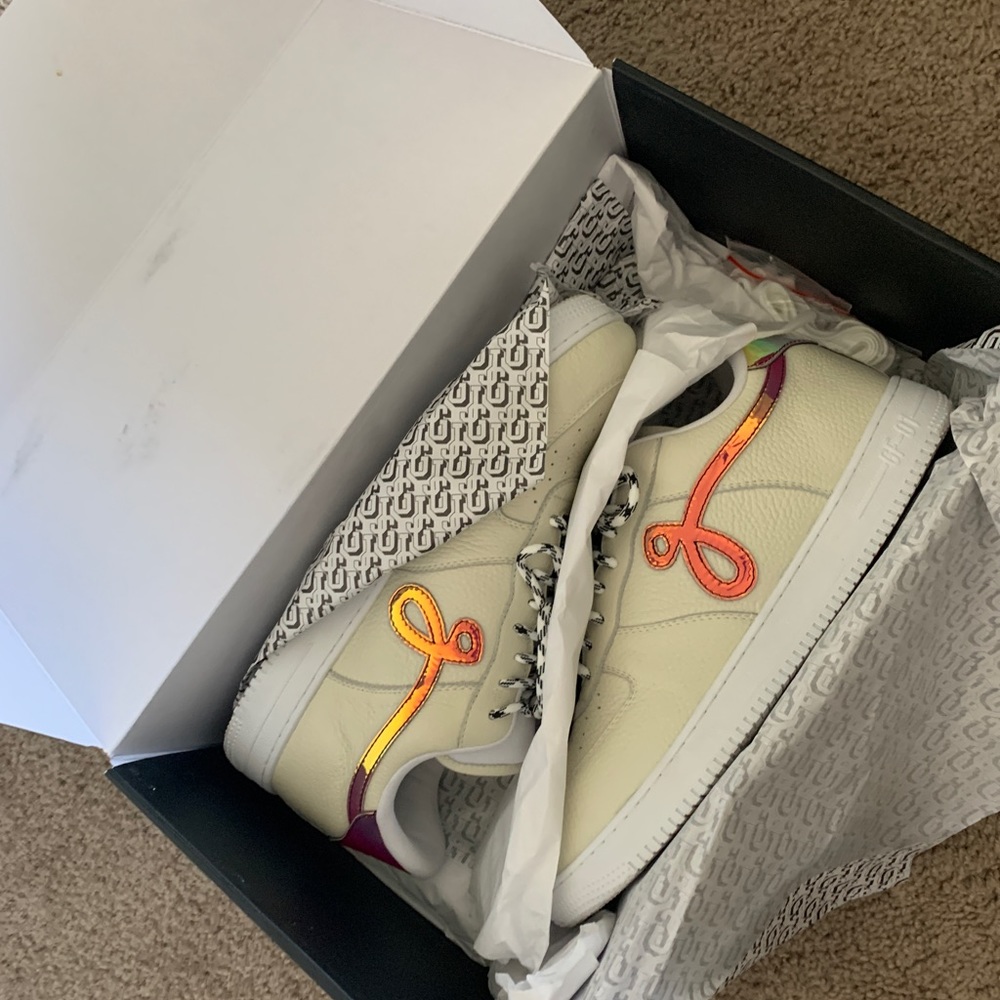 John Geiger GF-01 'Off White Pebbled Leather'
